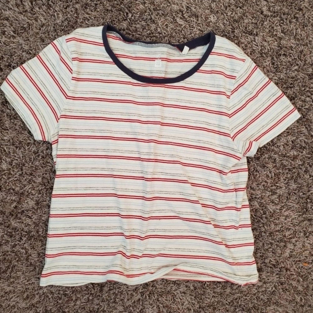 Me to We cropped tee